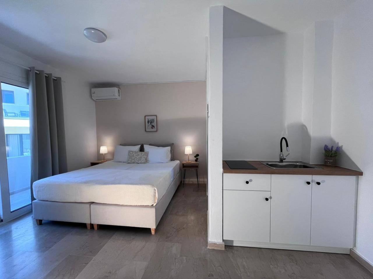 Nisea Apartments Ypsos Exteriör bild